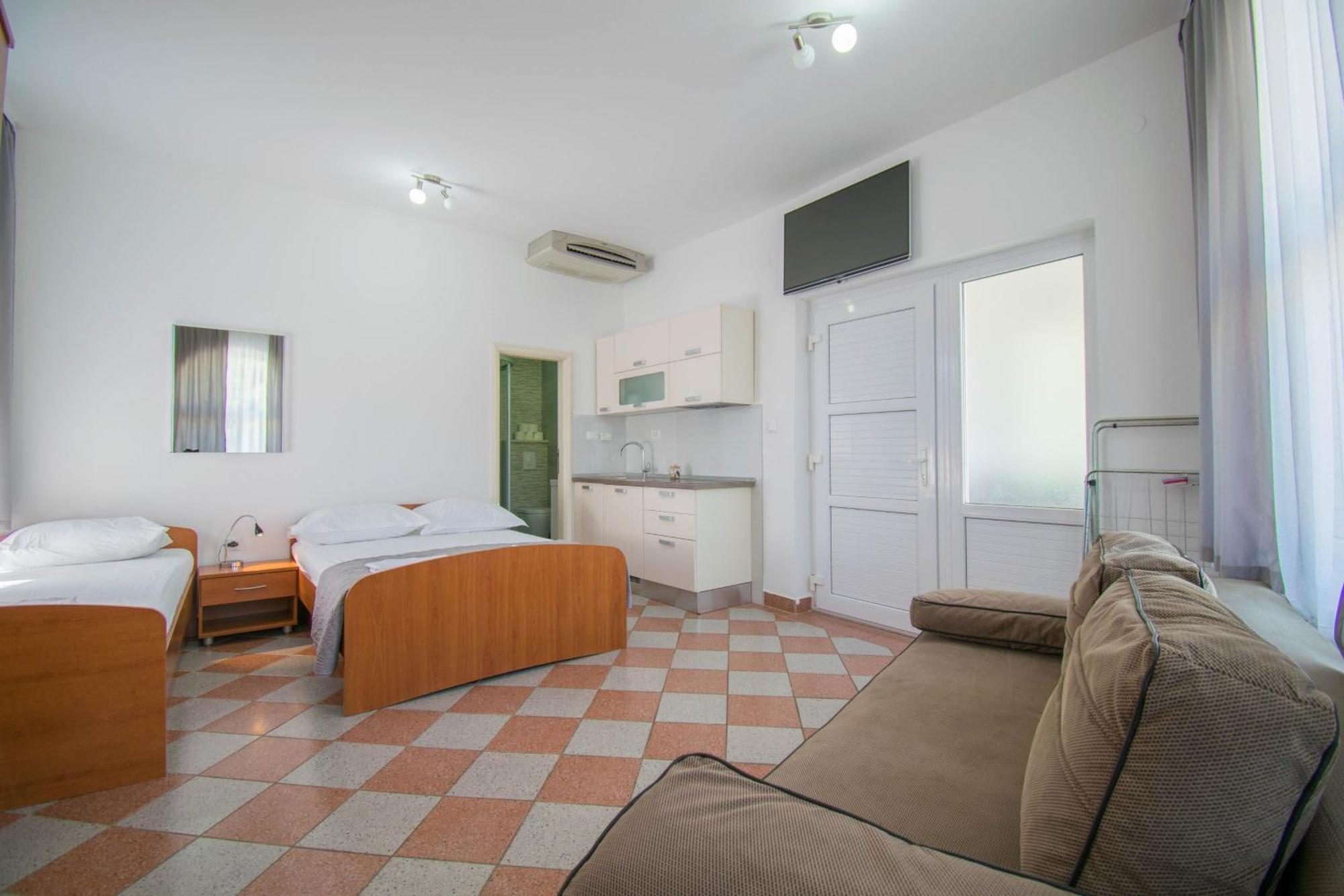 Villa Kameni Dvori Baška Voda Rum bild
